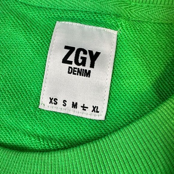 NWT ZGY Denim Women’s Green Graphic Oversized Sweatshirt- Size Large - Picture 4 of 8